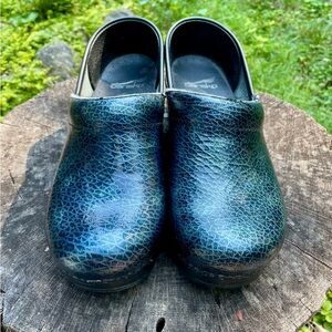Women’s Dansko Blue Crackle Professional Clog